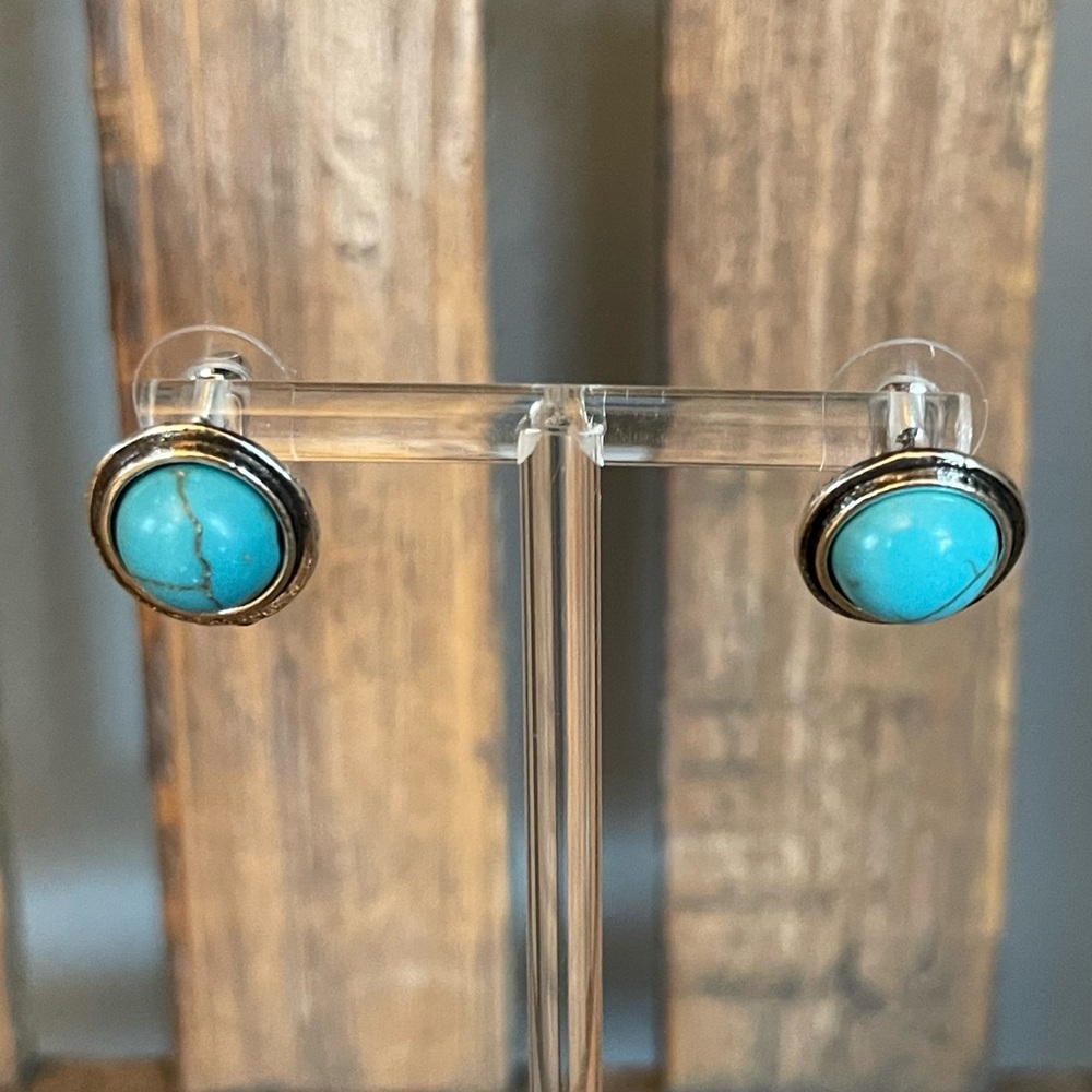 New - Faux Turquoise Silver Stud Earrings - Round